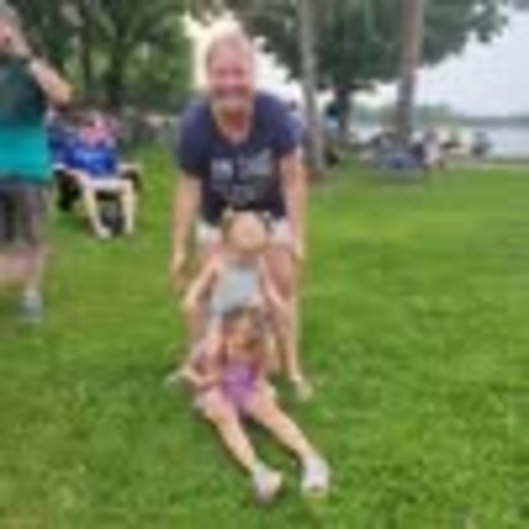 Meet your Posher, Kay - Picture 1 of 1